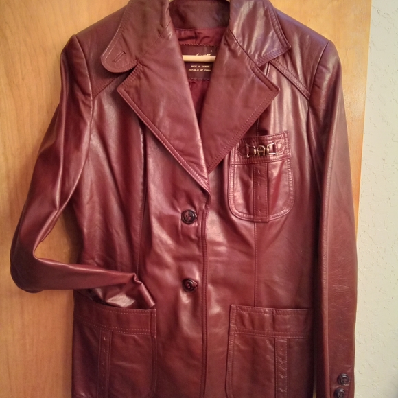 Etienne Aigner Jackets & Blazers - Etienne Aigner Vintage Burgandy Leather, Fully Lined, Women's Coat